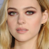 Nicola Peltz primo piano
