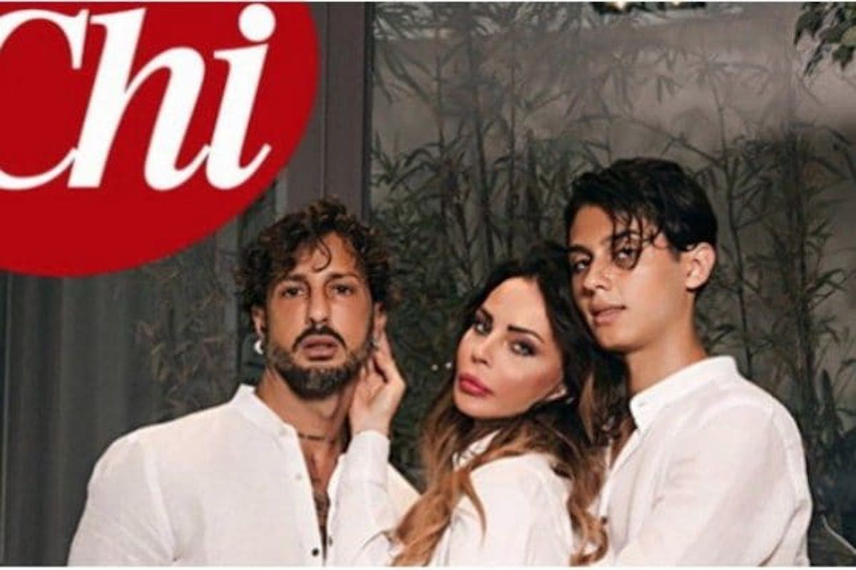 Foto di Corona Famiglia completo