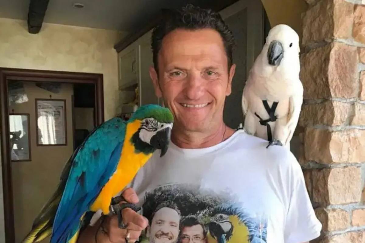 Enzo Salvi e i pappagalli