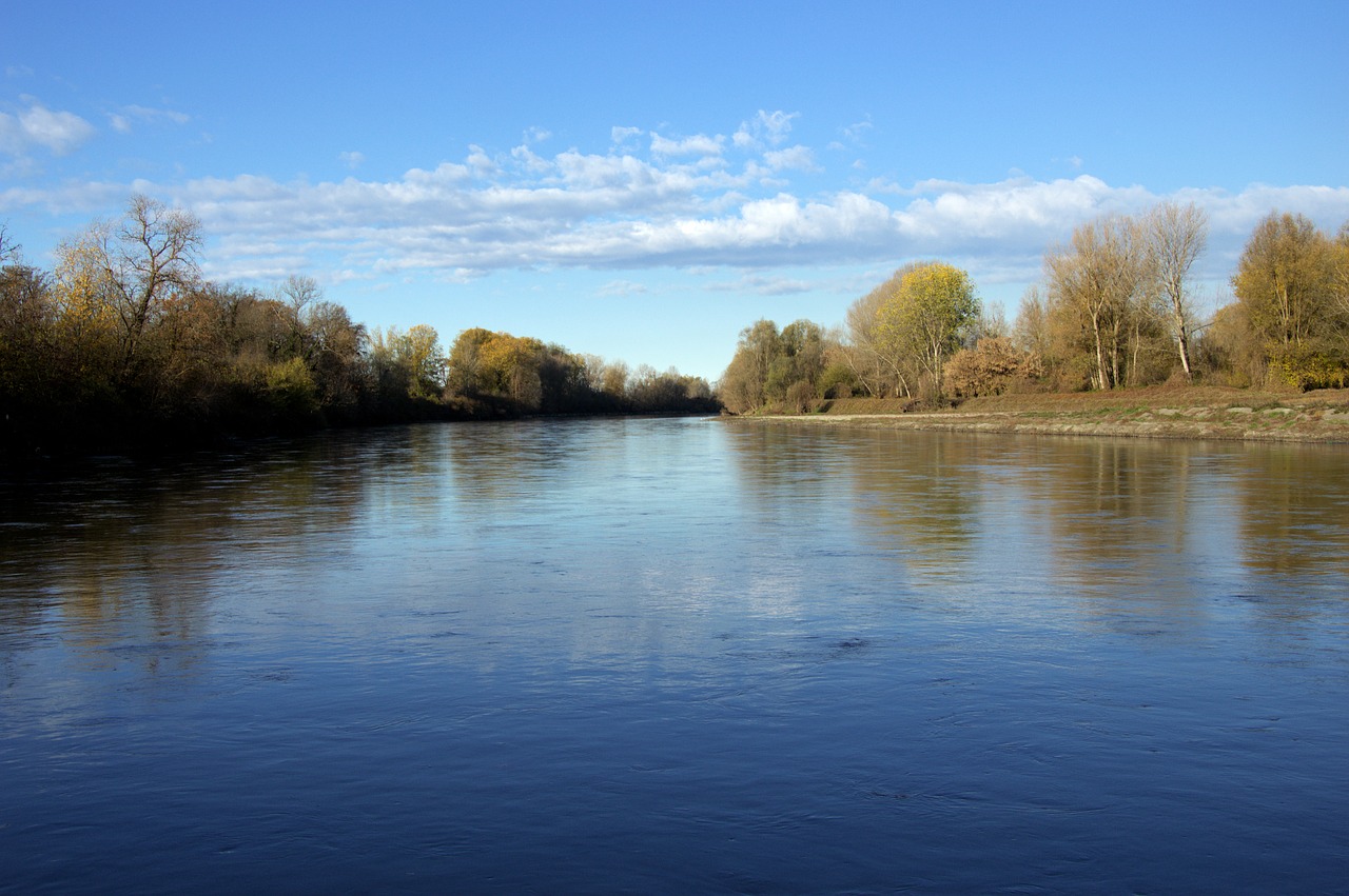 Tuffarsi nelle acque del fiume