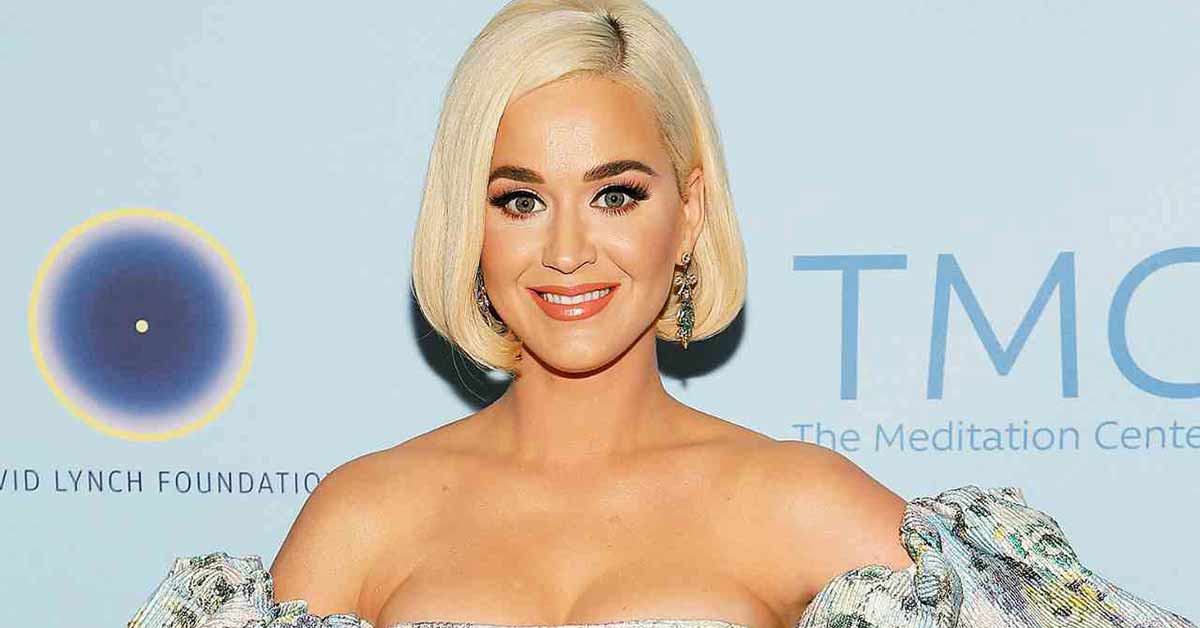 Katy Perry mamma mostra la pancia post parto