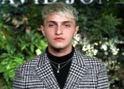 Anwar Hadid giacca a quadretti