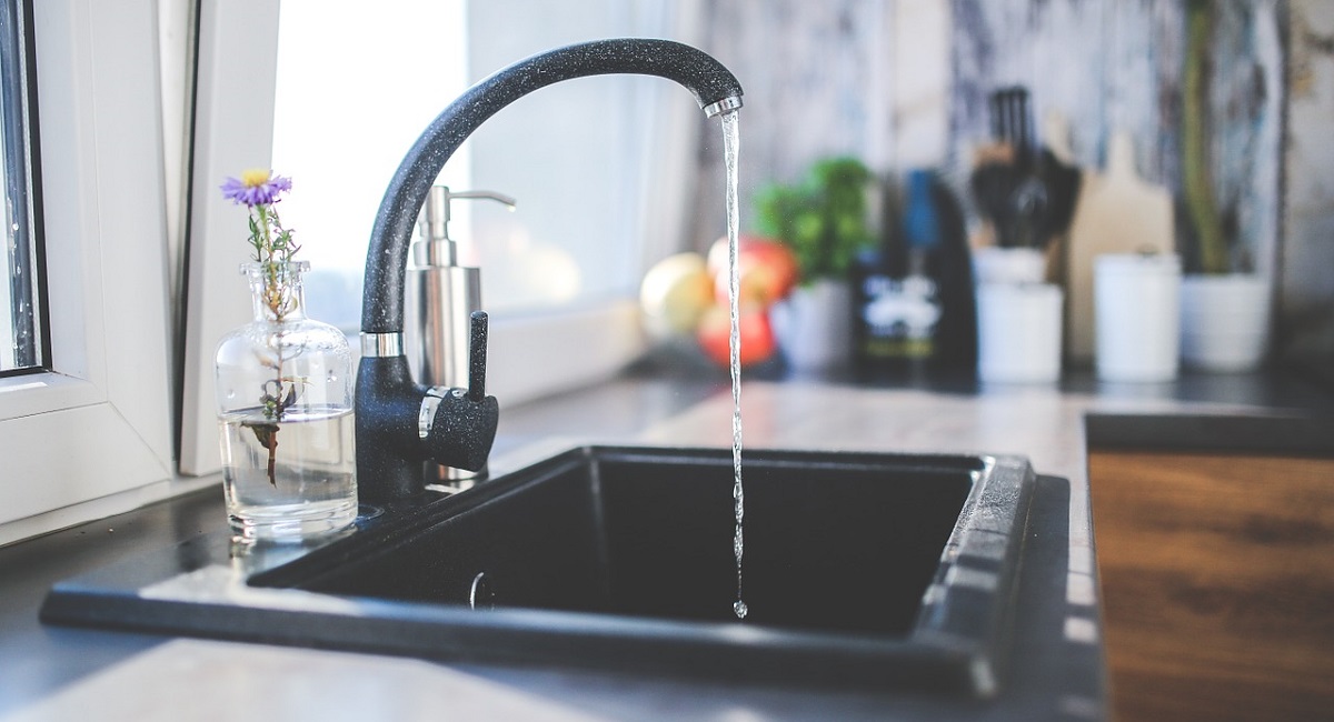 Come pulire un rubinetto ossidato? Trucchi e prodotti naturali per riuscire a farlo