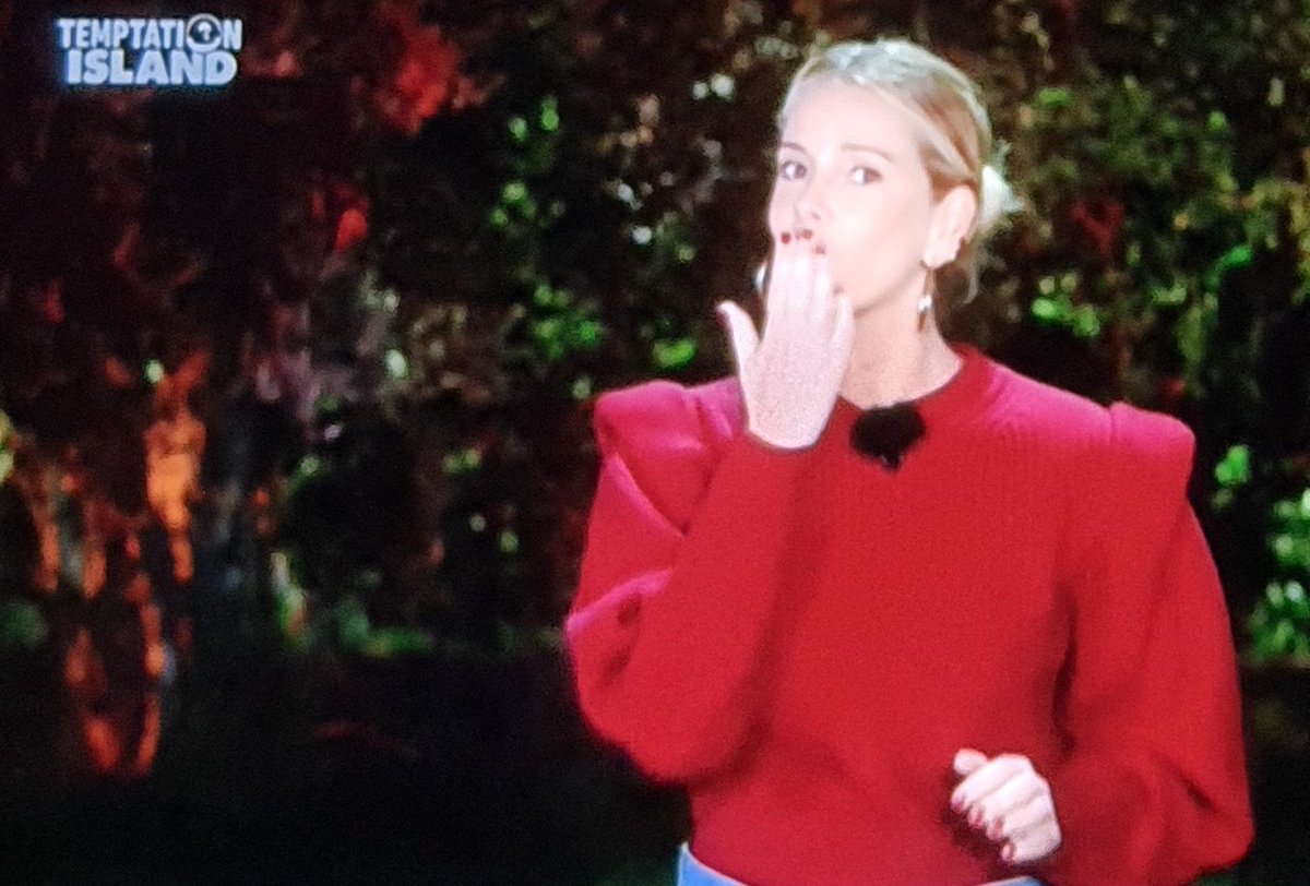 Alessia Marcuzzi, finale di “lusso” a Temptation Island 2020: solo il maglione costa 800 euro