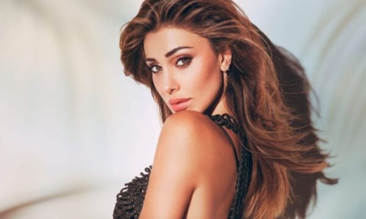 Belen Rodriguez è incinta? Mostra un pancino sospetto