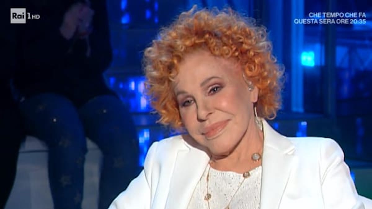 Ornella Vanoni è positiva al COVID-19. La cantante lo fa sapere sui suoi canali social