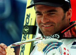 Alberto Tomba con gli sci
