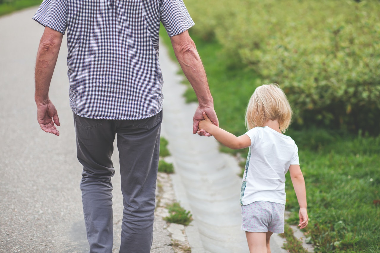 Bambini e nonni: come coltivare e far crescere un rapporto sano ed equilibrato