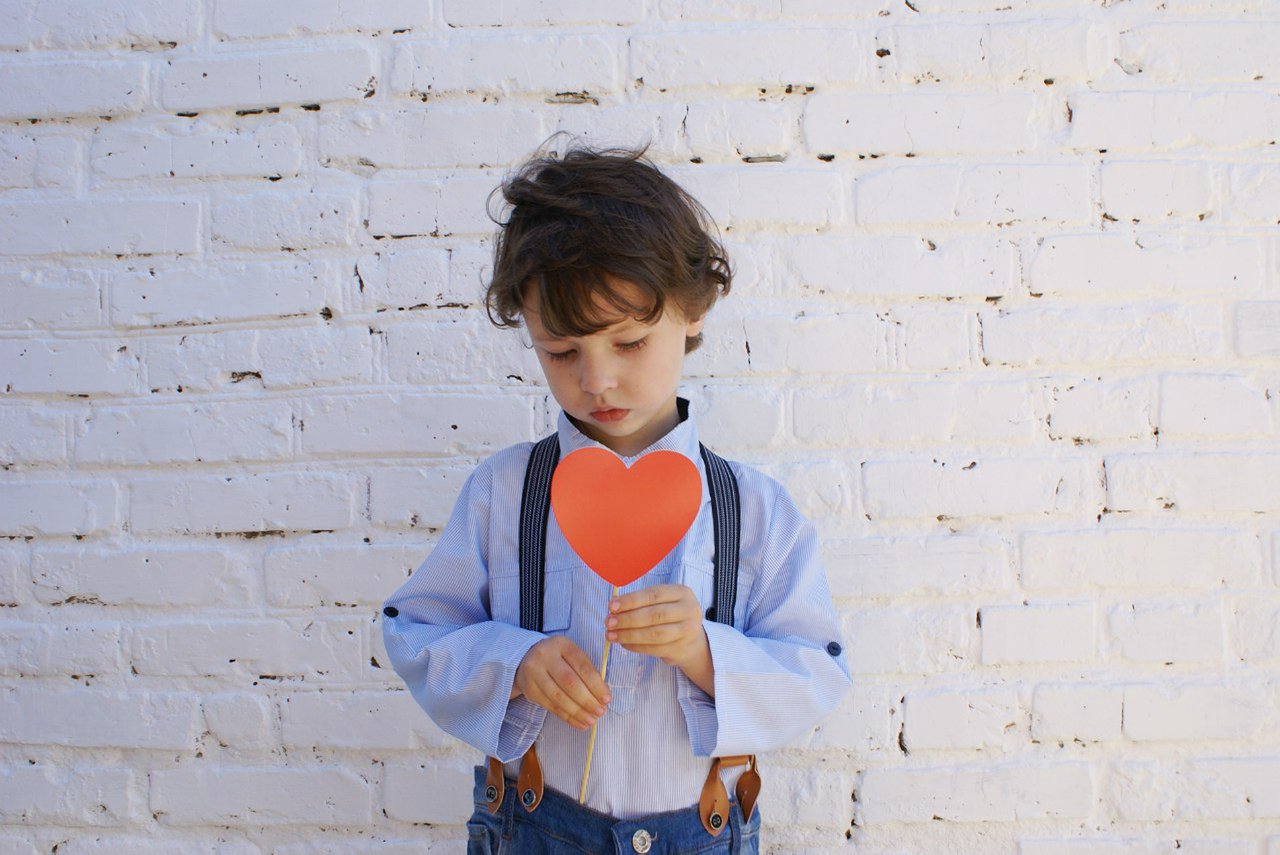 Bambini sovrastimolati, cosa significa e come possiamo riportare l’equilibrio