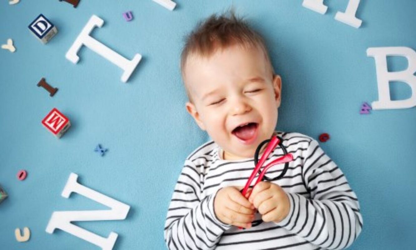 Bambino 2 anni: muore mentre giocava sul divano
