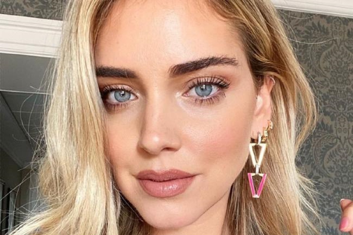 Chiara Ferragni scatena il web con la sua prima foto col pancino