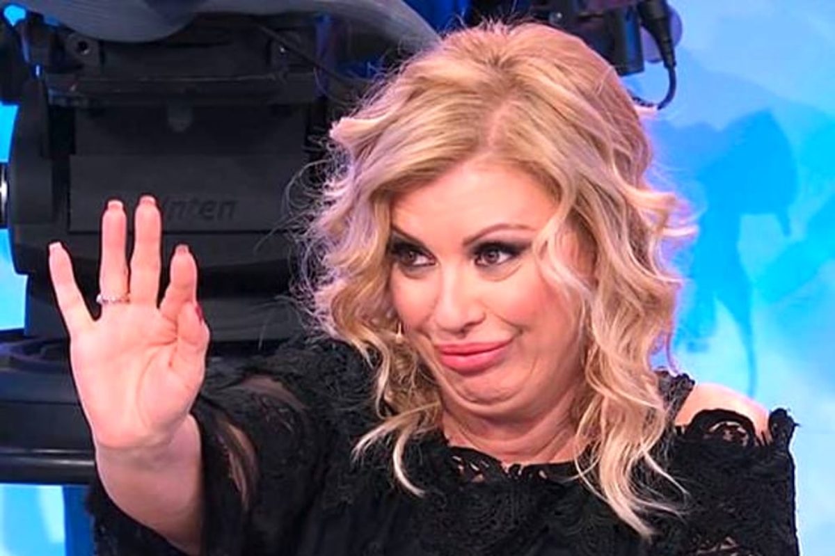 Tina Cipollari: “A Uomini e Donne nato tutto per scherzo”