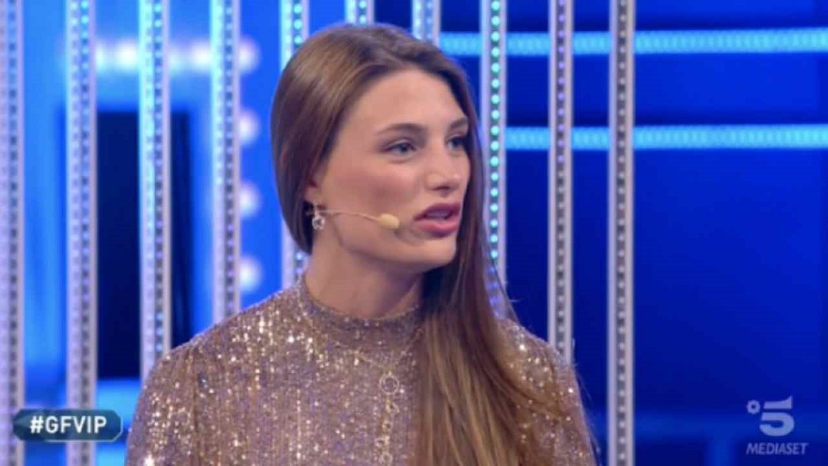 Franceska Pepe L'ex fidanzato: "Mi ha offerto 300 euro