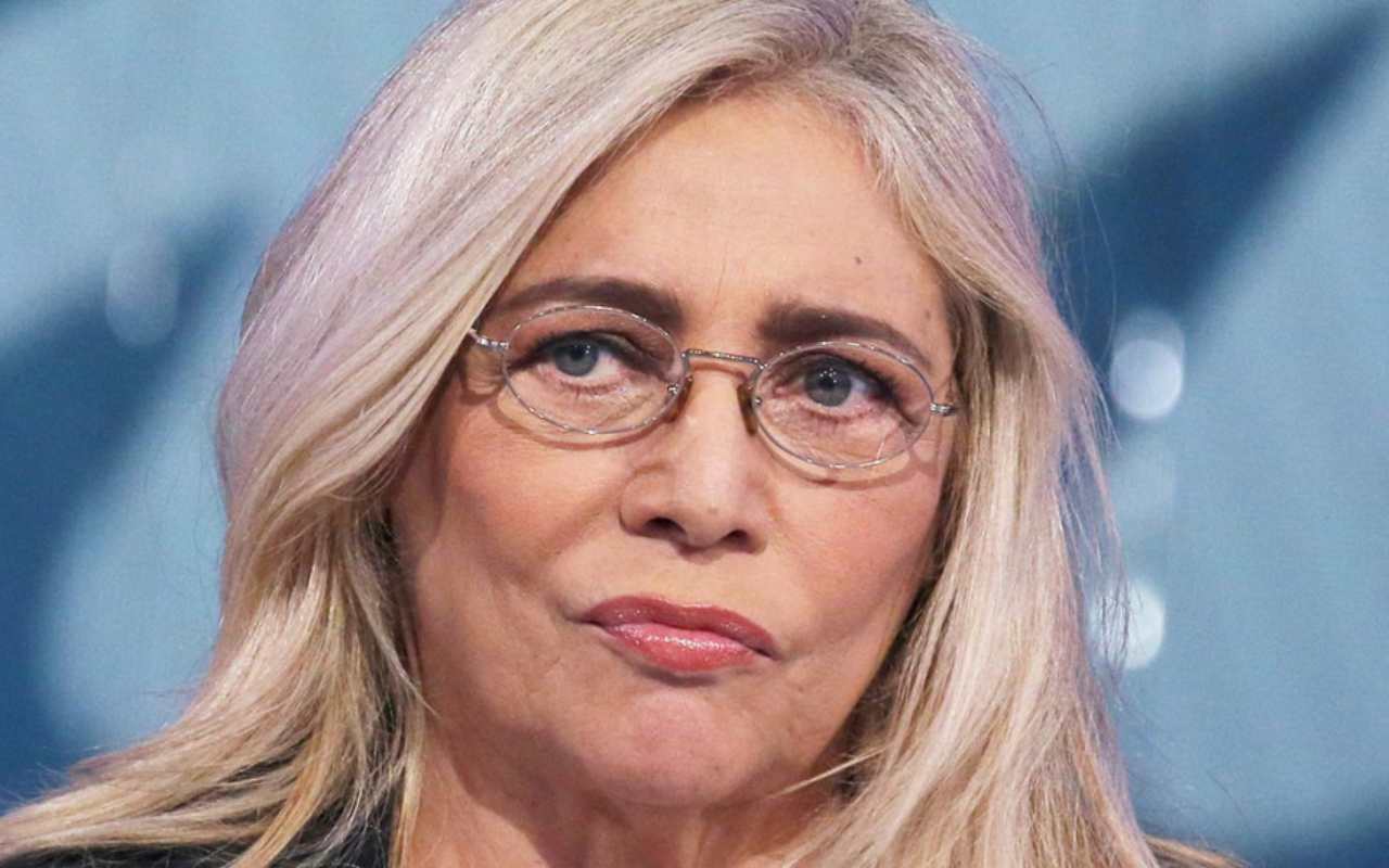 Mara Venier fa una gaffe con Le Foche a Domenica In: “Lei ha preso il Covid”