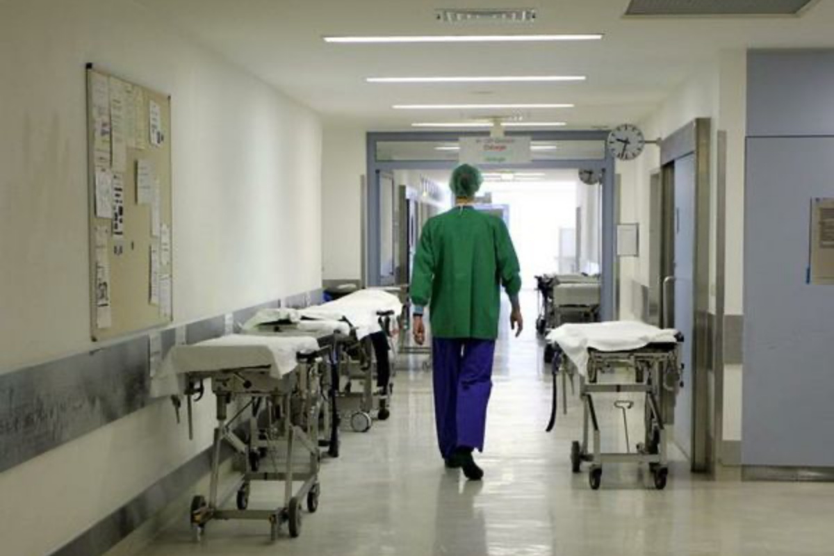 Dramma a Cosenza, neonato morto poche ore dopo il parto: disposta l’autopsia