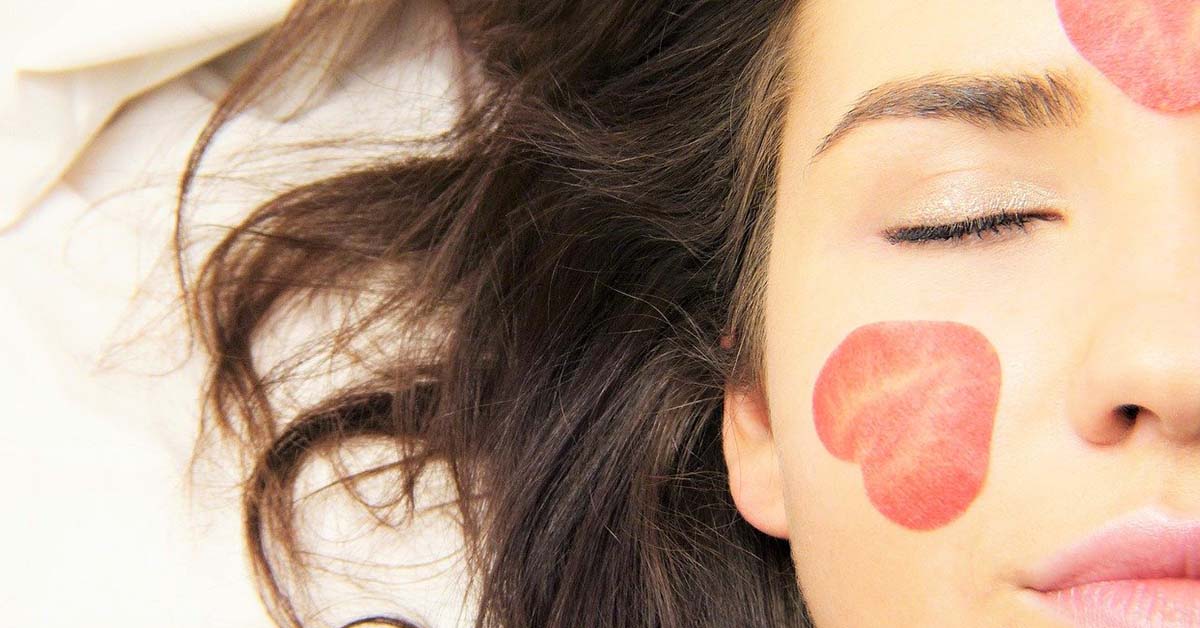 Prenditi cura di te e risplendi: la beauty routine migliore parte dall’amore