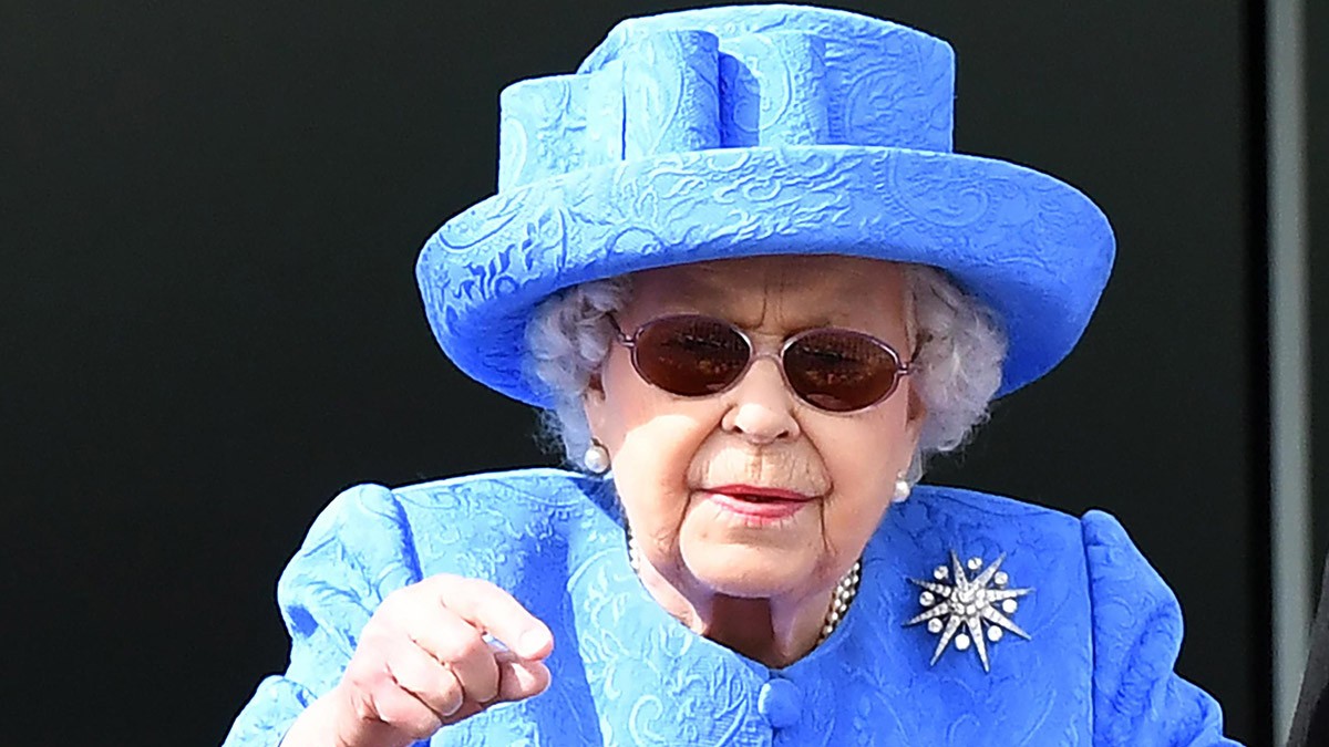 Regina Elisabetta: perché indossa sempre abiti coloratissimi e brillanti?