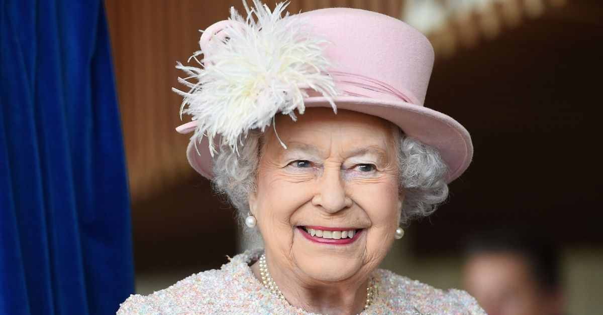 La Regina Elisabetta possiede ben cinquemila cappelli: questi sono i più iconici