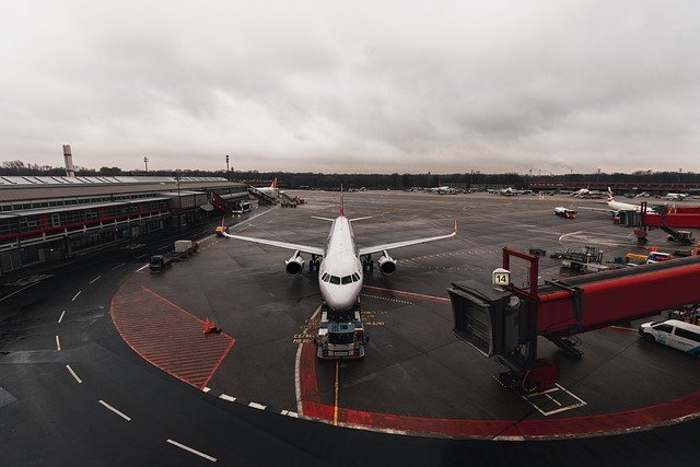 spegnere il cellulare in aereo perché