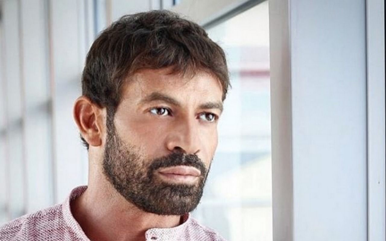 Gianni Sperti contro Aurora: “Non mi abbasso al tuo livello”