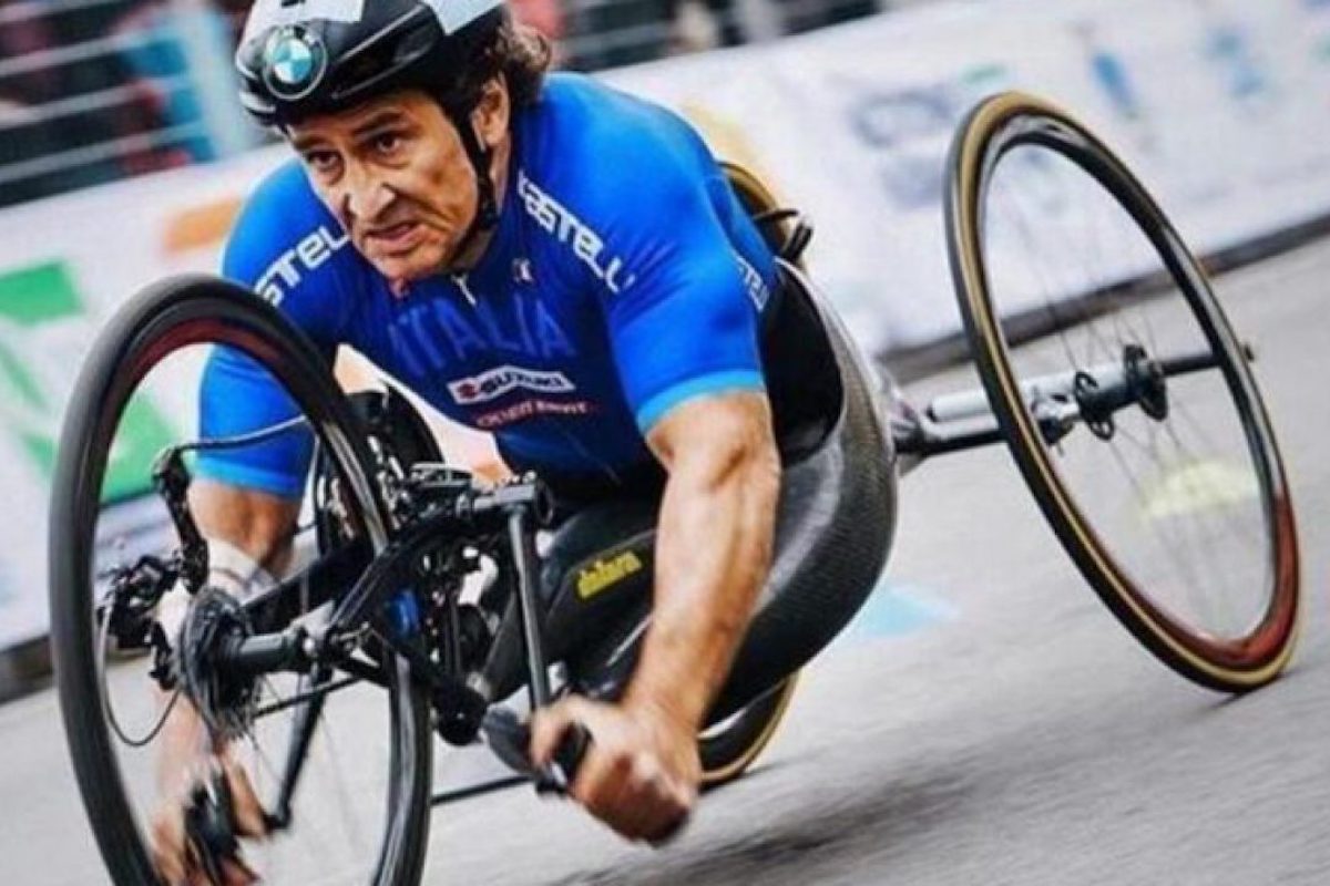 Alex Zanardi trasferito dall’ospedale San Raffaele di Milano a Padova: “Condizioni di stabilità”