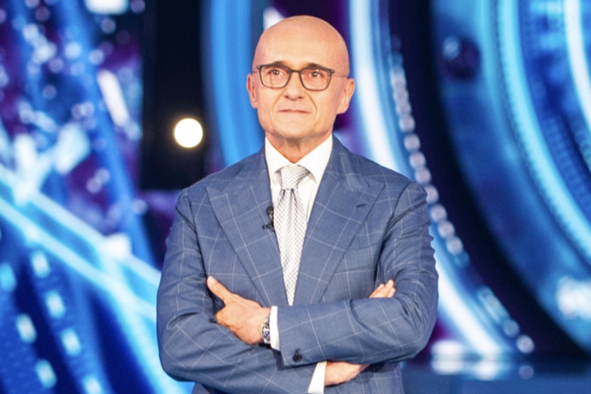 Alfonso Signorini conduce il Grande Fratello Vip