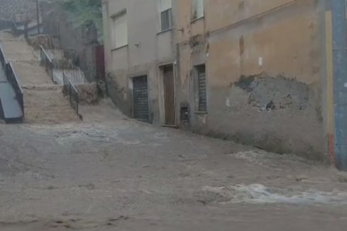Sardegna travolta dall’alluvione: tre morti e un disperso a Bitti