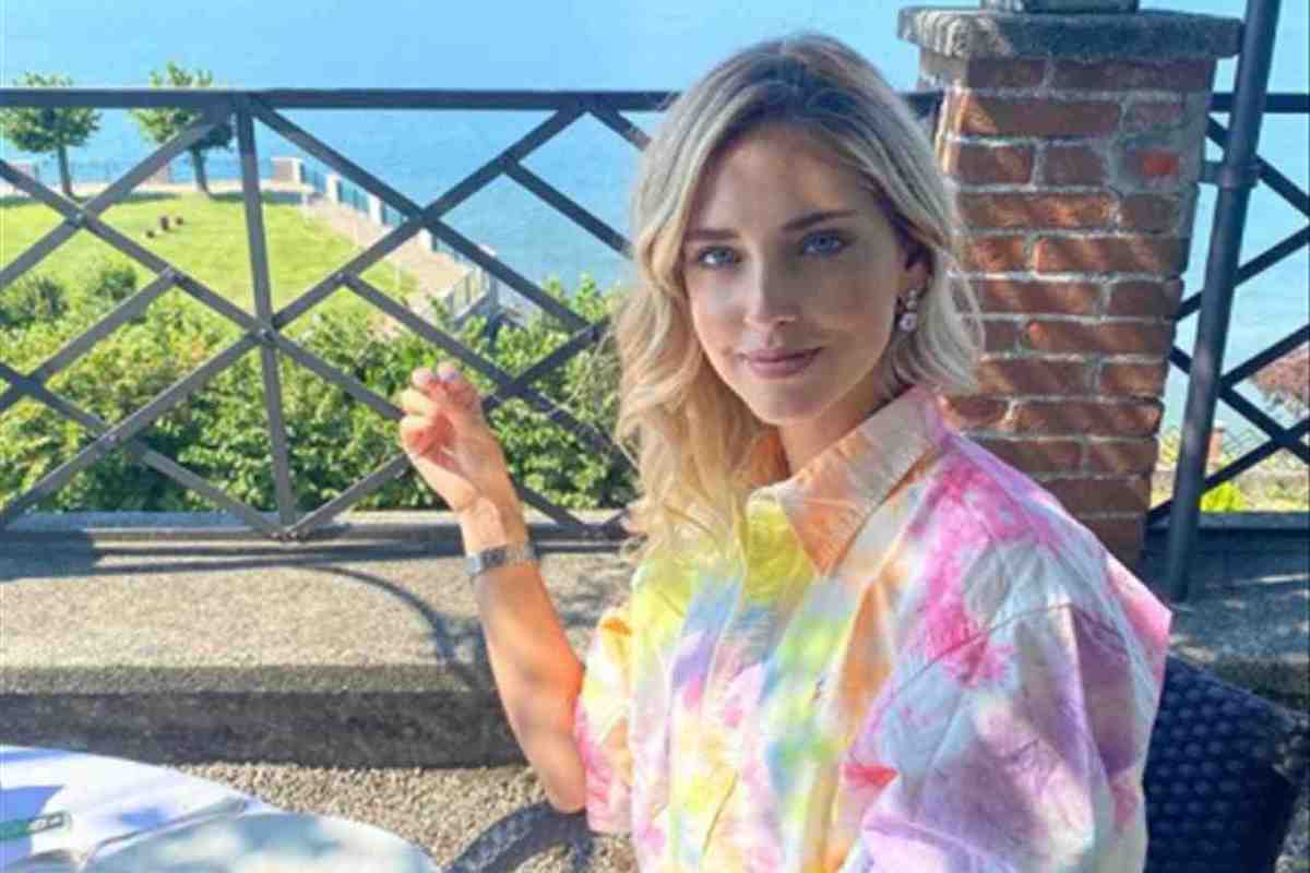 Chiara Ferragni in terrazza