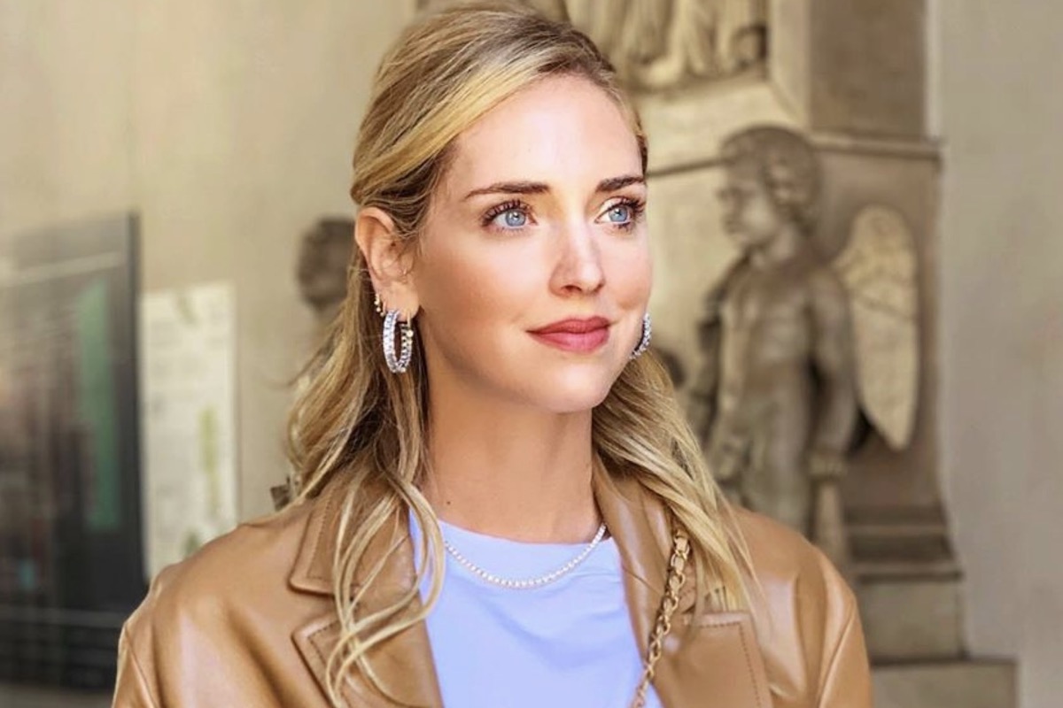 Chiara Ferragni indossa un giubbetto