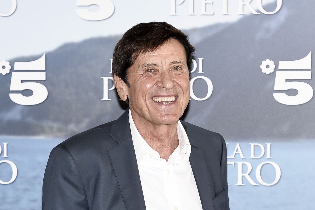 Gianni Morandi all'evento di lancio dell'Isola di Pietro