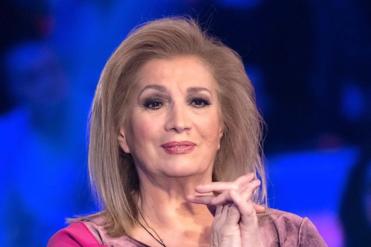 Iva Zanicchi: guarita dal Coronavirus, torna finalmente a casa. “Il mio angelo custode”