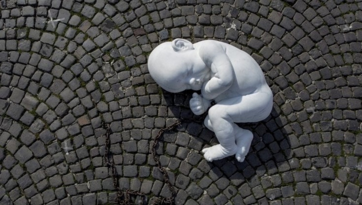 Jago e la scultura del neonato