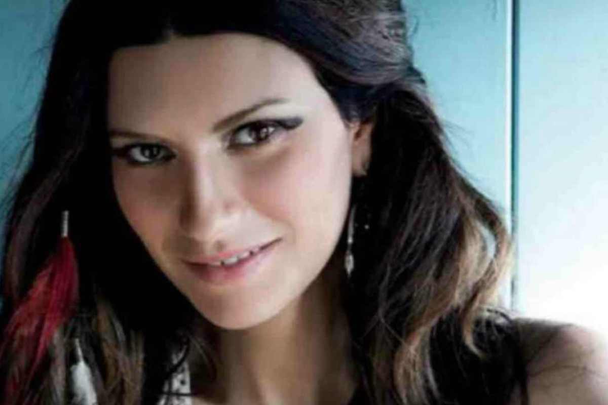 Pausini sorridente