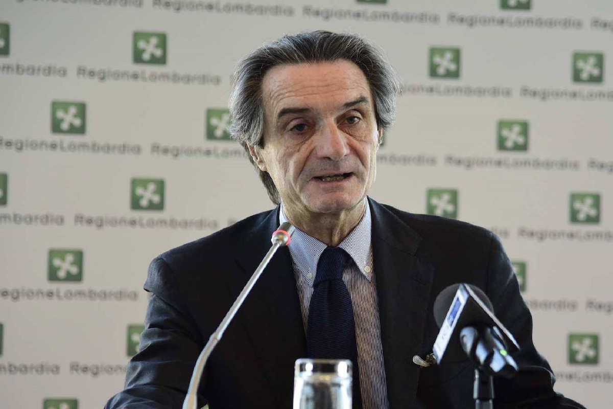 Lombardia, prima zona arancione poi non più: l’attacco di Attilio Fontana al Governo