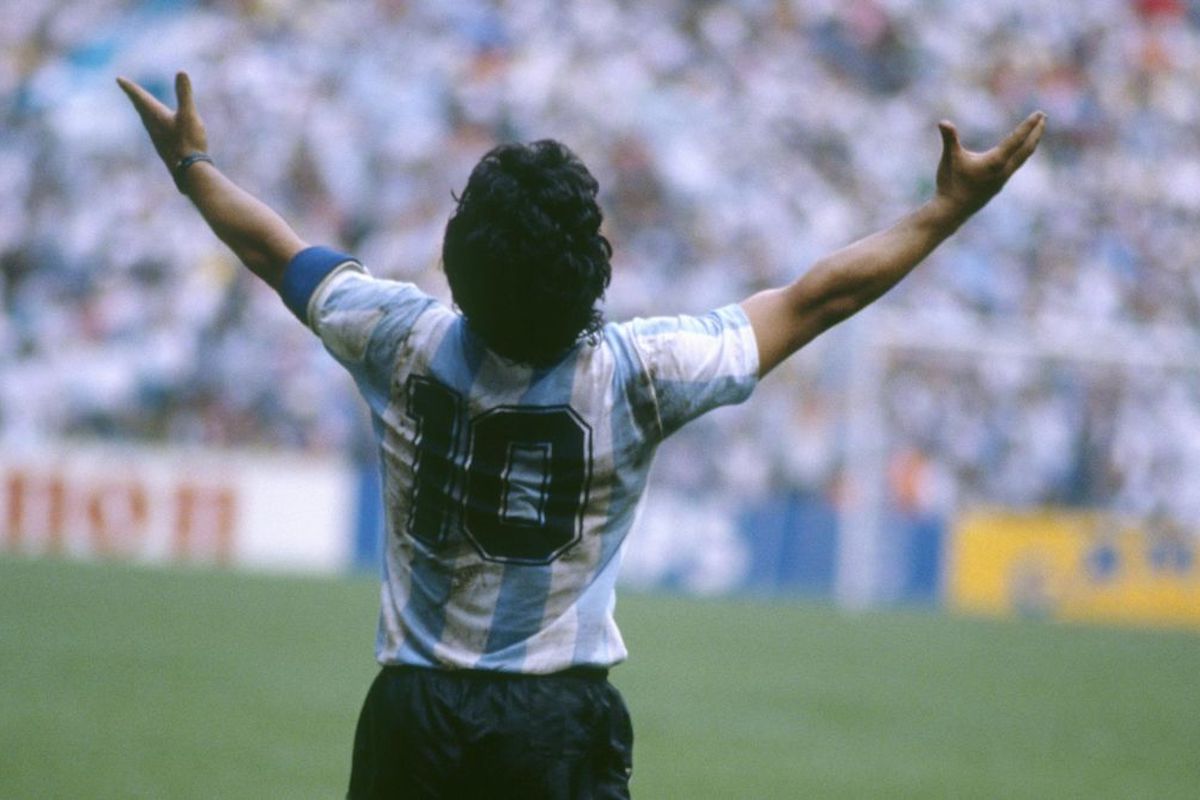 Maradona indossa la numero 10 della Nazionale Argentina