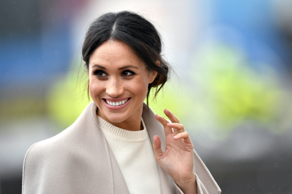 Meghan Markle che saluta