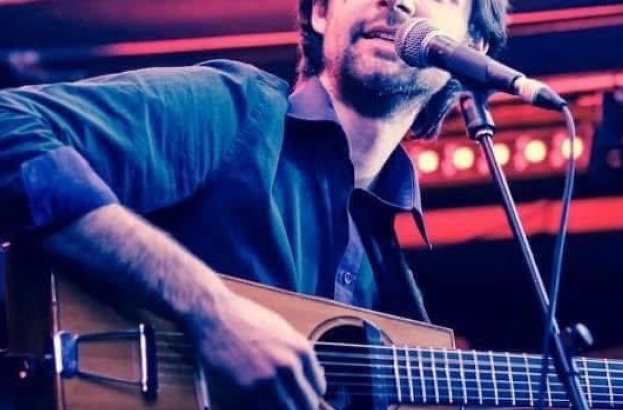 Nebbiolo è morto: addio a 29 anni al cantante piemontese. Combatteva contro una malattia