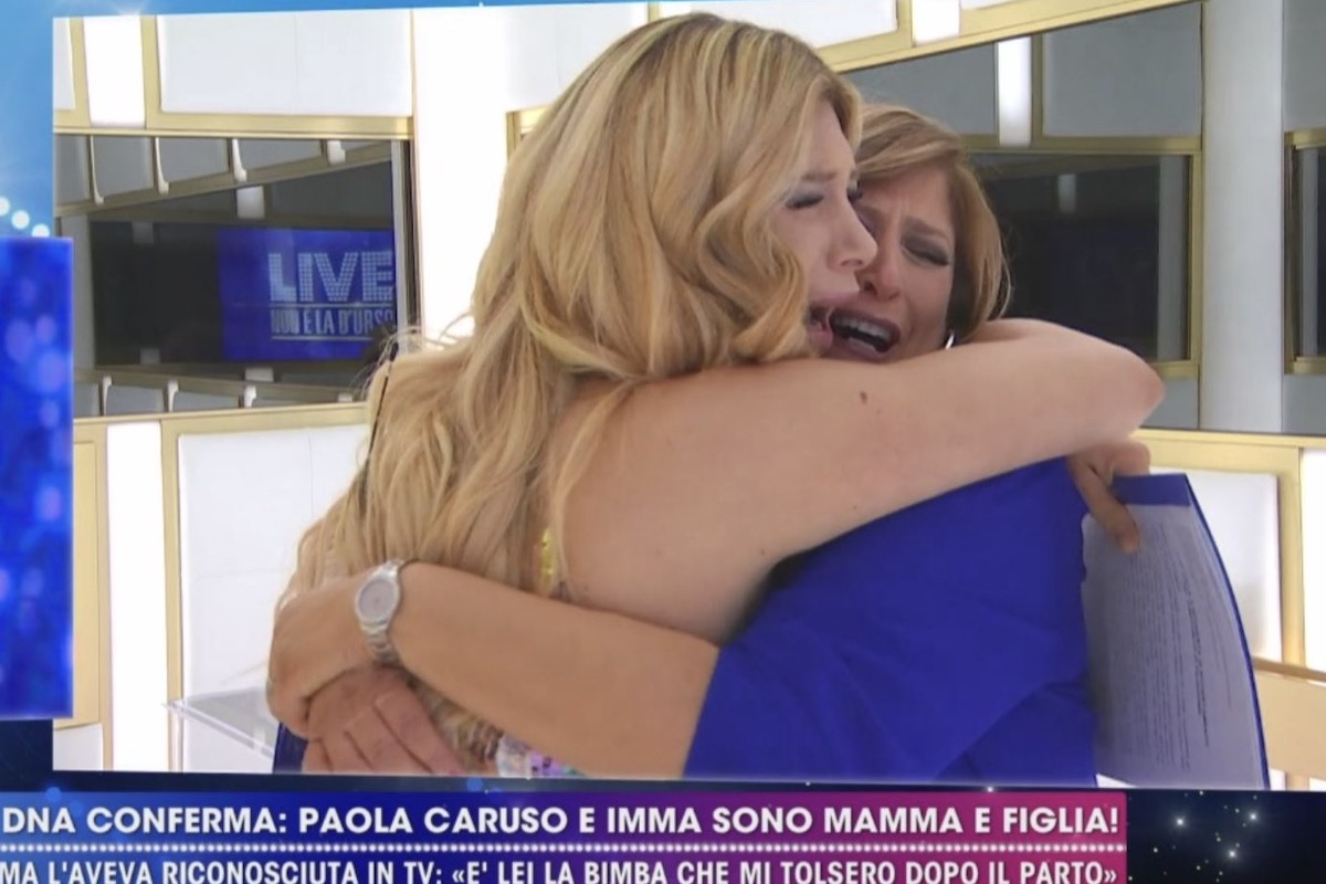 Paola Caruso, confessione sulla madre biologica Imma: “Ho saputo solo dopo che aveva bisogno di soldi”