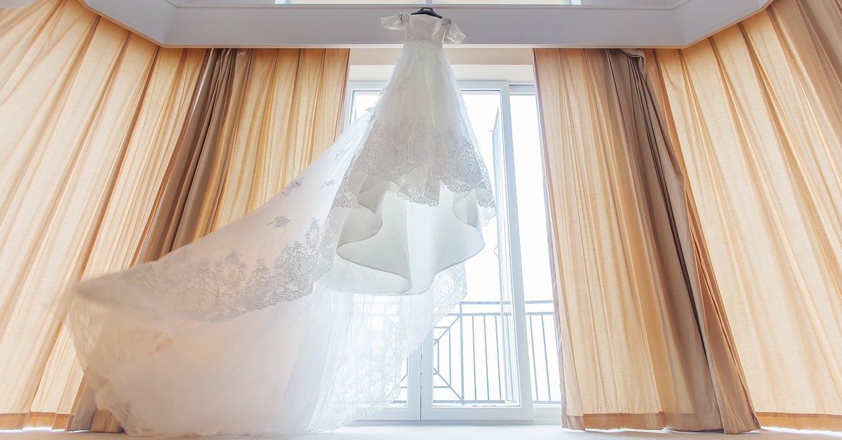 Pulire un vestito da sposa in casa