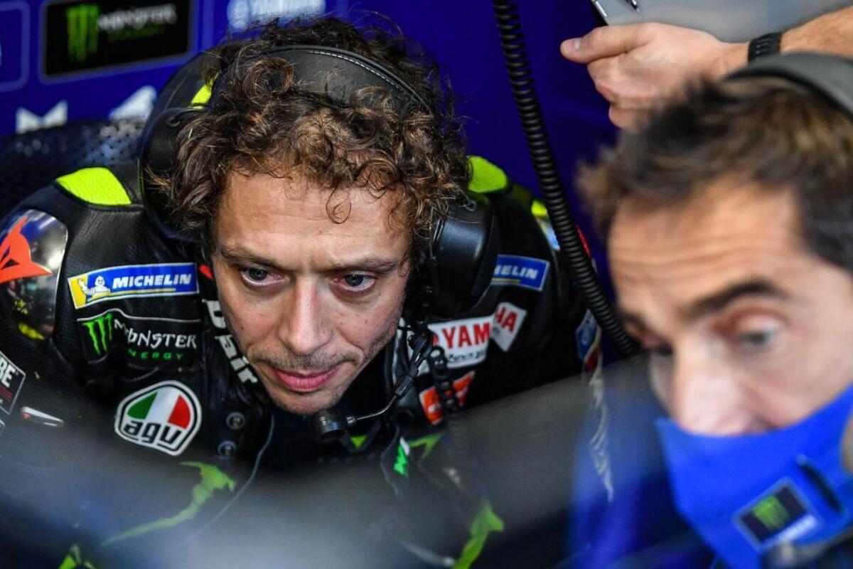 Valentino Rossi nel paddock