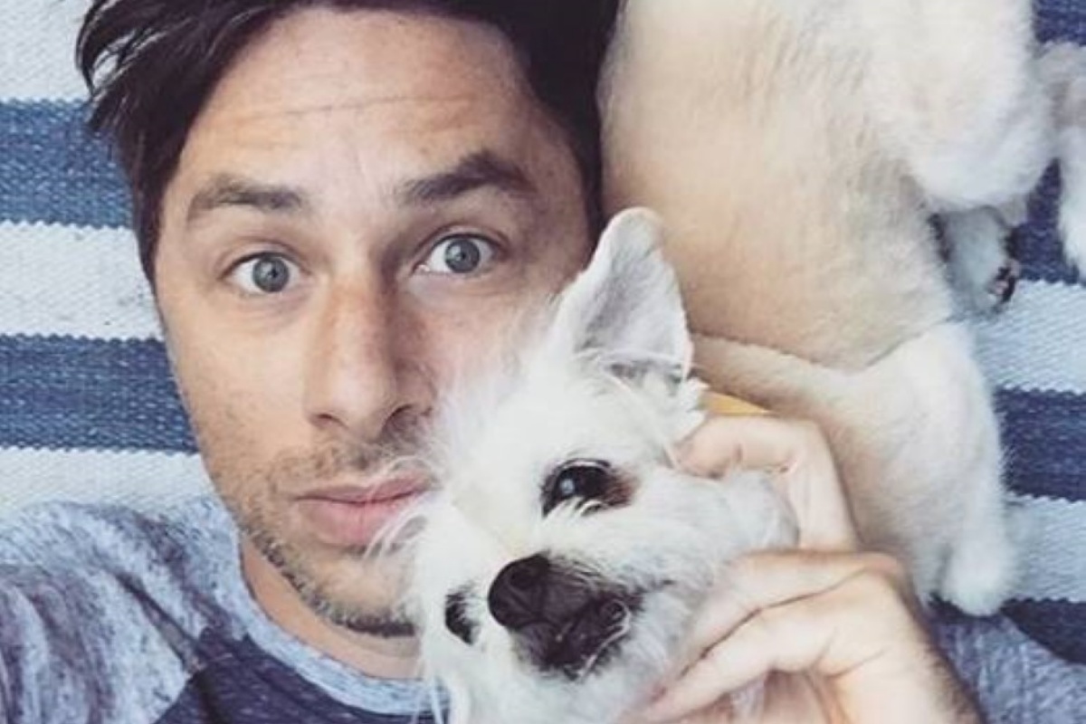 La star di Scrubs, Zach Breff piange la scomparsa del suo cagnolino Roscoe