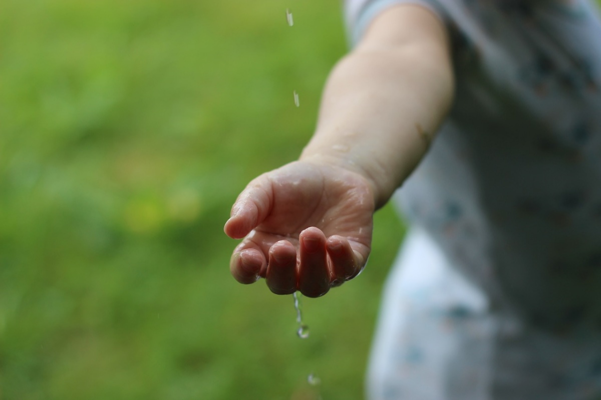 Bambino di 3 anni caduto in un dirupo