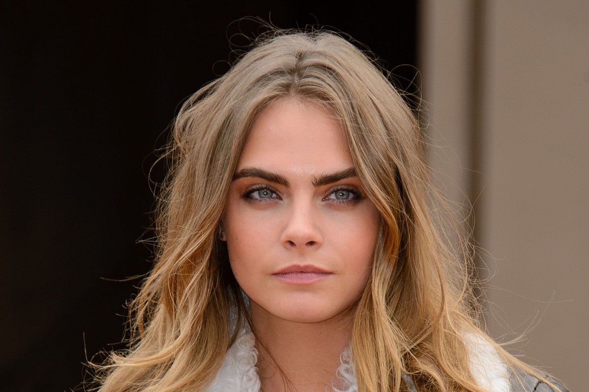 Cara Delevingne da bambina: l’imbarazzante foto con le sorelle