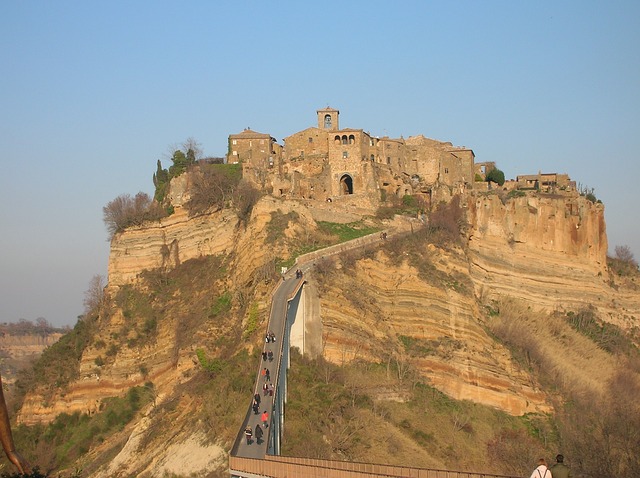 civita di bagnoregio città che muore