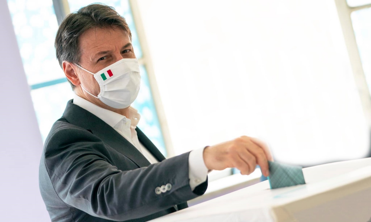 Giuseppe Conte sul tema Natale