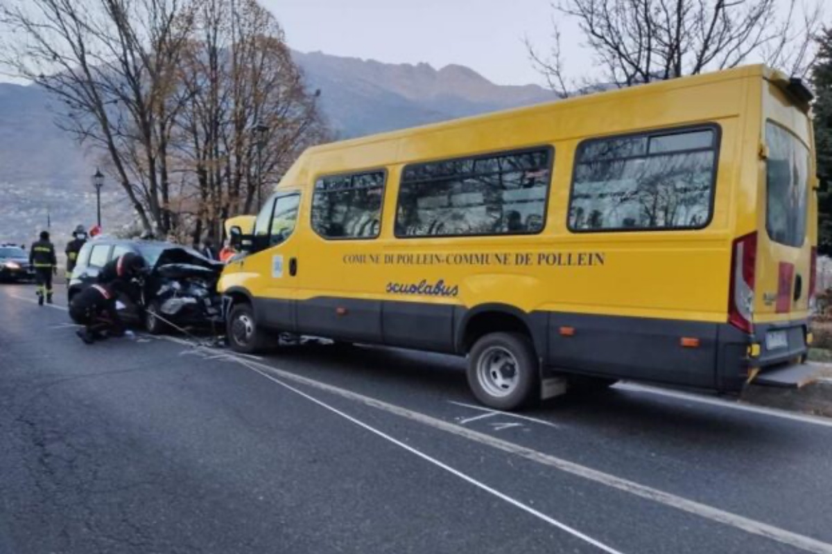 incidente con lo scuolabus feriti