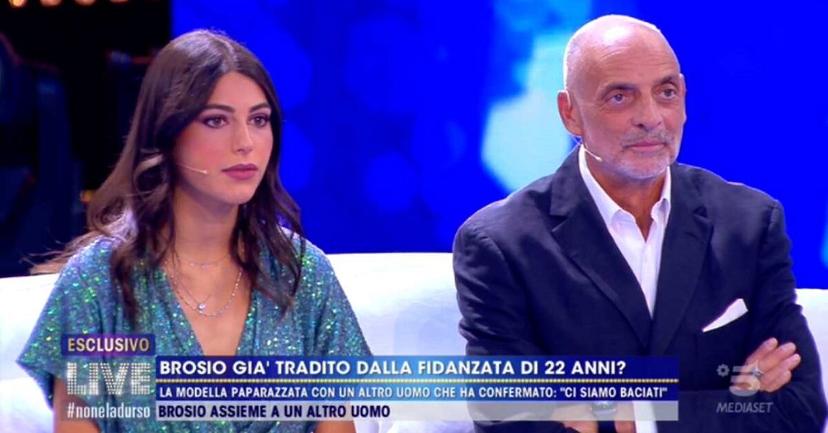 Paolo Brosio, la fidanzata con un altro uomo: "Ci siamo baciati" - Bigodino