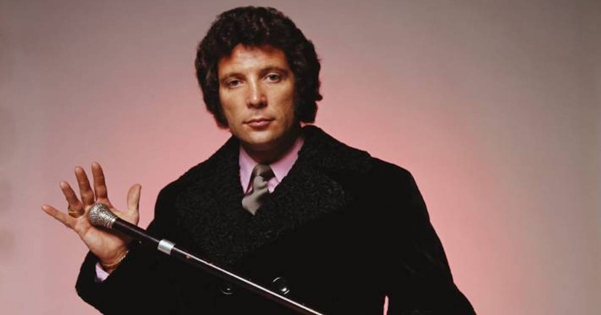 Che fine ha fatto Tom Jones? Scopriamo cosa fa oggi il cantante