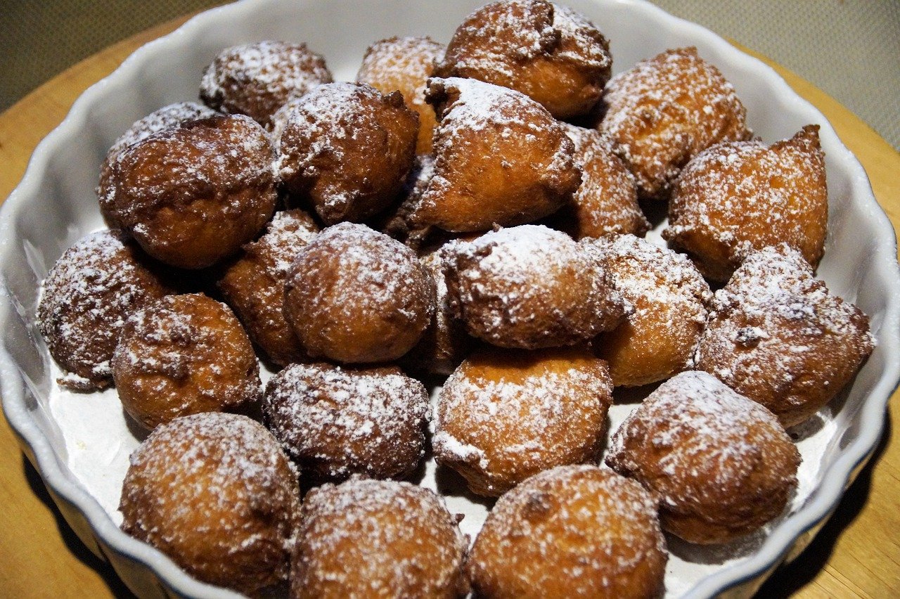 Frittelle, ricetta originale e varianti per una merenda da leccarsi i baffi