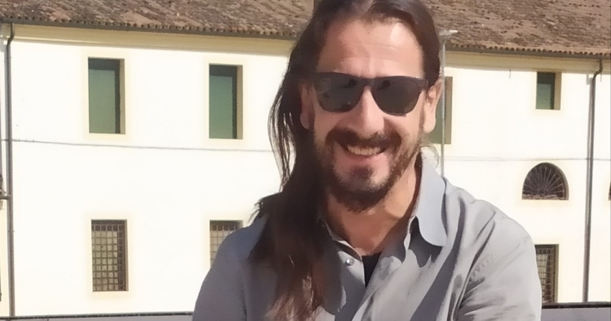 Padre uccide i suoi due figli e poi si toglie la vita: l’uomo ha lasciato un biglietto, ma non per dire addio